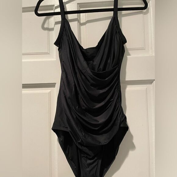 Jantzen Classics One-piece Black Swimsuit Size Large - Picture 1 of 12